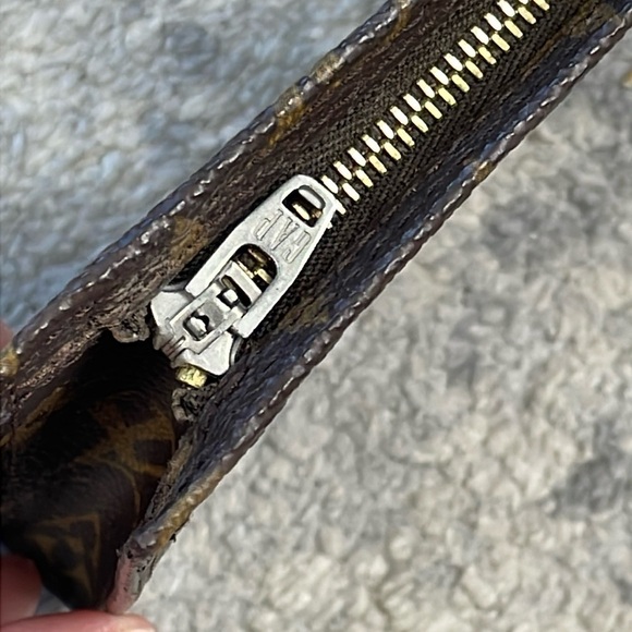 Vintage Louis Vuitton Monogram Bucket Pouch GM Pochette Clutch Toiletry Bag - Picture 9 of 16